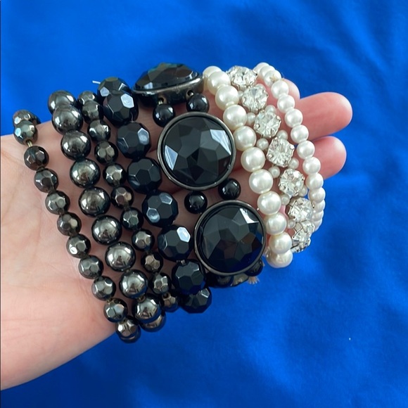 Elegant Black and Pearl Beaded Bracelets - Picture 1 of 5